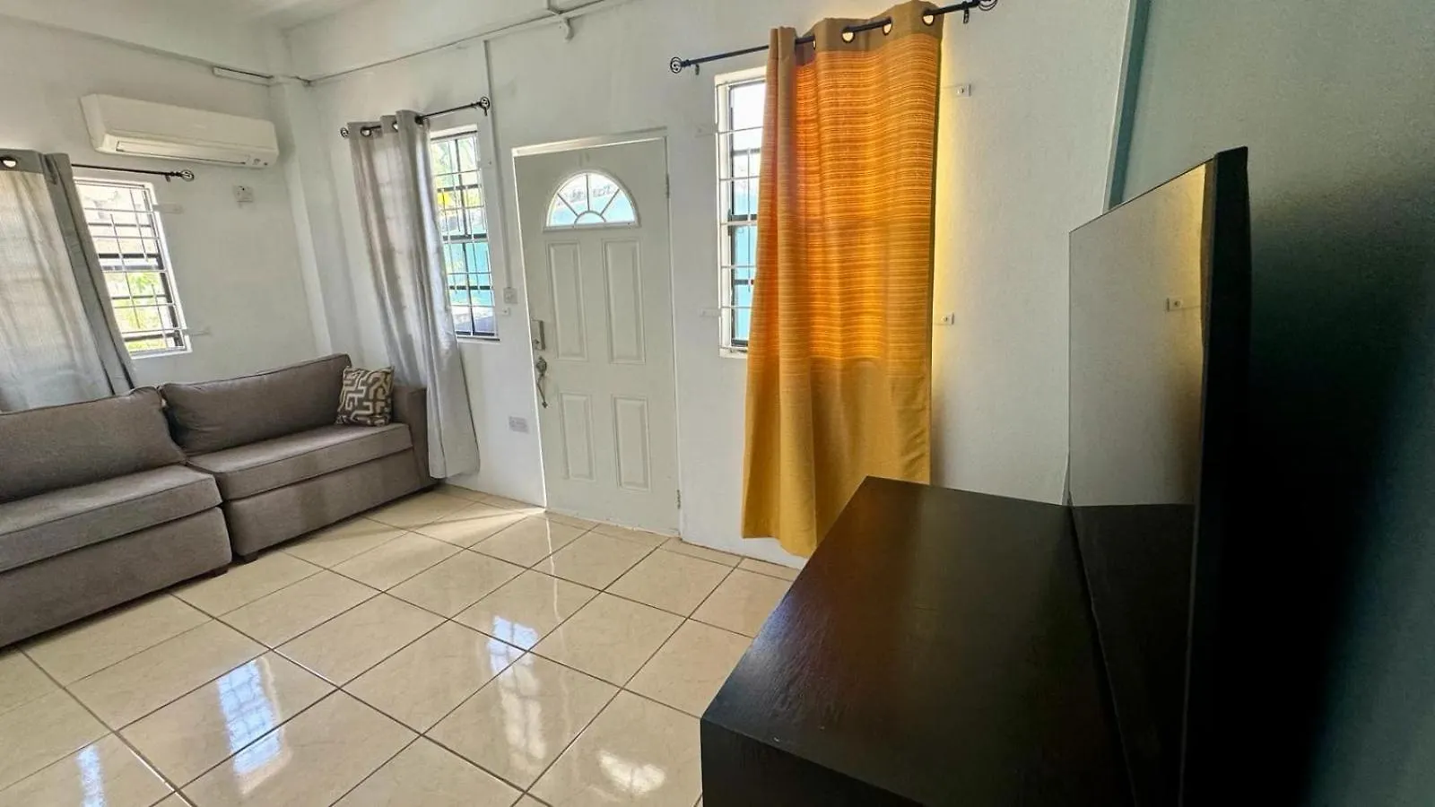 Apartment Multigen-Lip Of The City Escape Castries